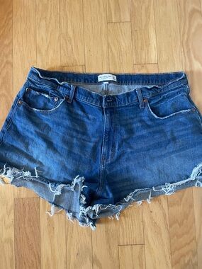 Abercrombie and Fitch the cut off short high-rise curve love size 34/18